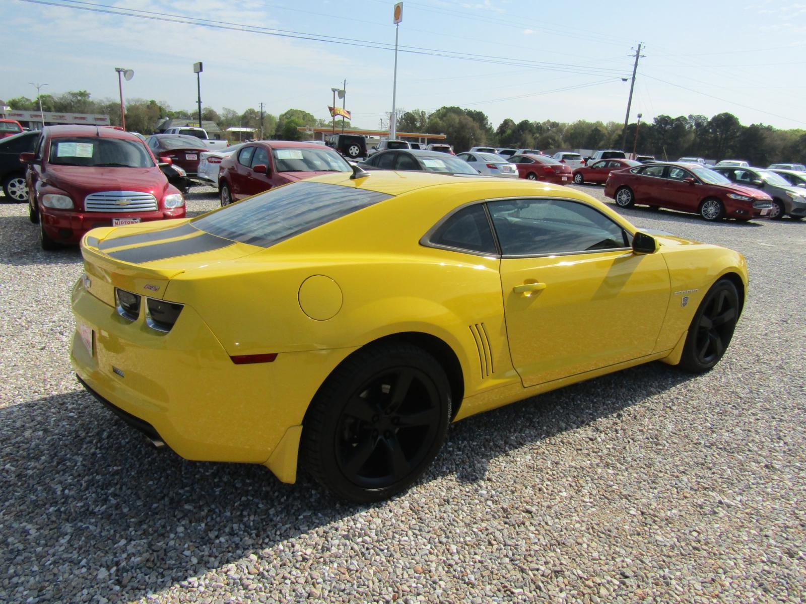 2010 YELLOW /Black Chevrolet Camaro LT1 Coupe (2G1FB1EVXA9) with an 3.6L V6 DOHC 24V engine, Automatic transmission, located at 15016 S Hwy 231, Midland City, AL, 36350, (334) 983-3001, 31.306210, -85.495277 - Photo #6
